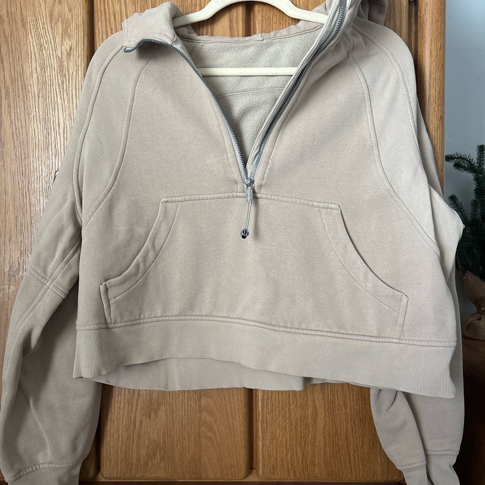 Lululemon Athletica Sweatshirt